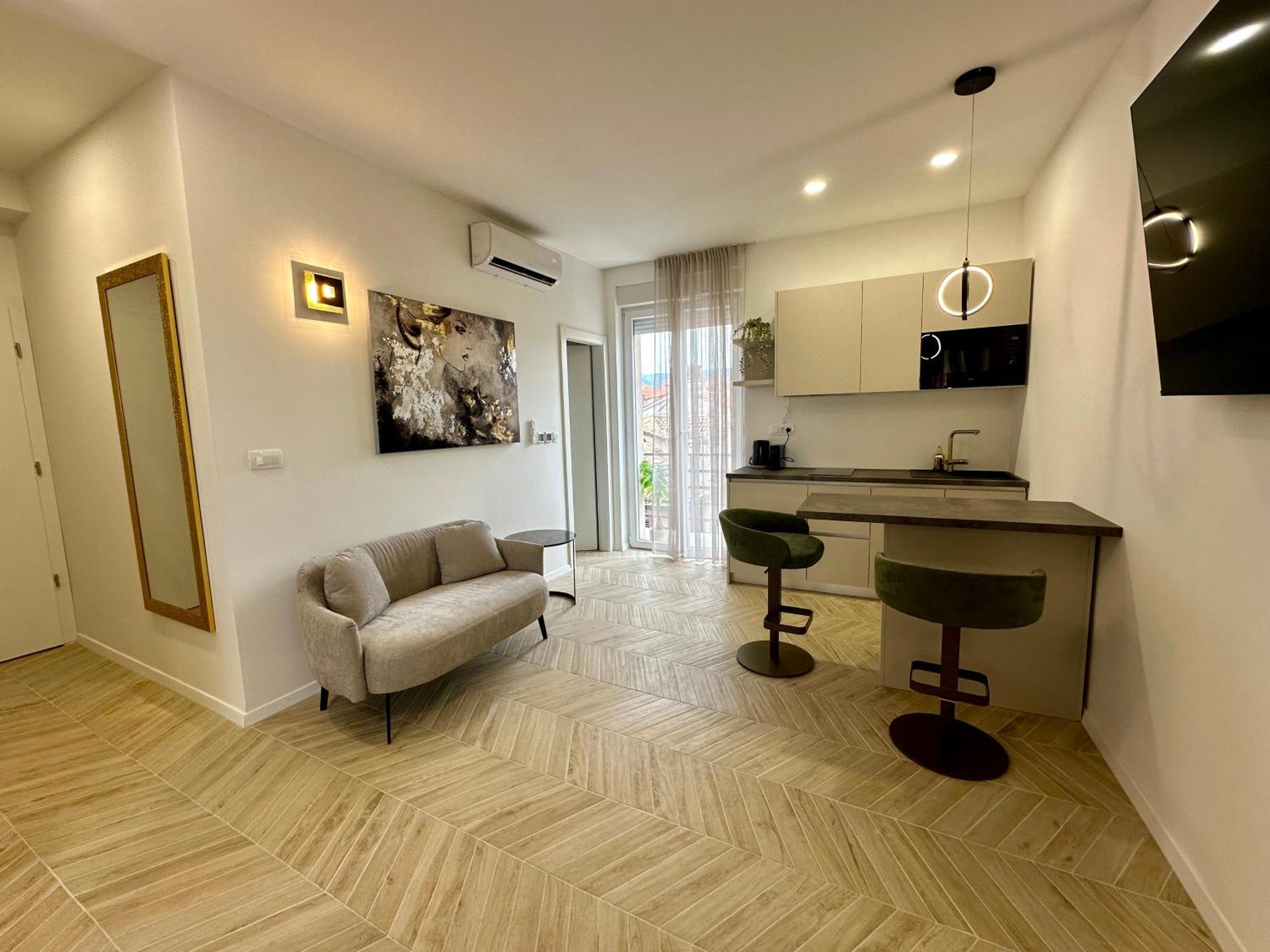 Mariani Luxury Rooms In Center Spalato Esterno foto