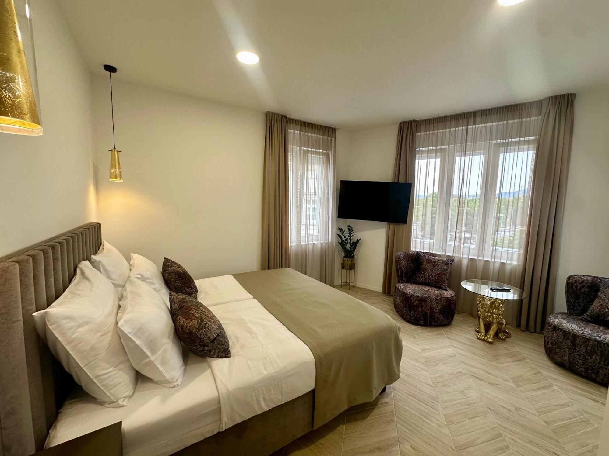 Mariani Luxury Rooms In Center Spalato Esterno foto